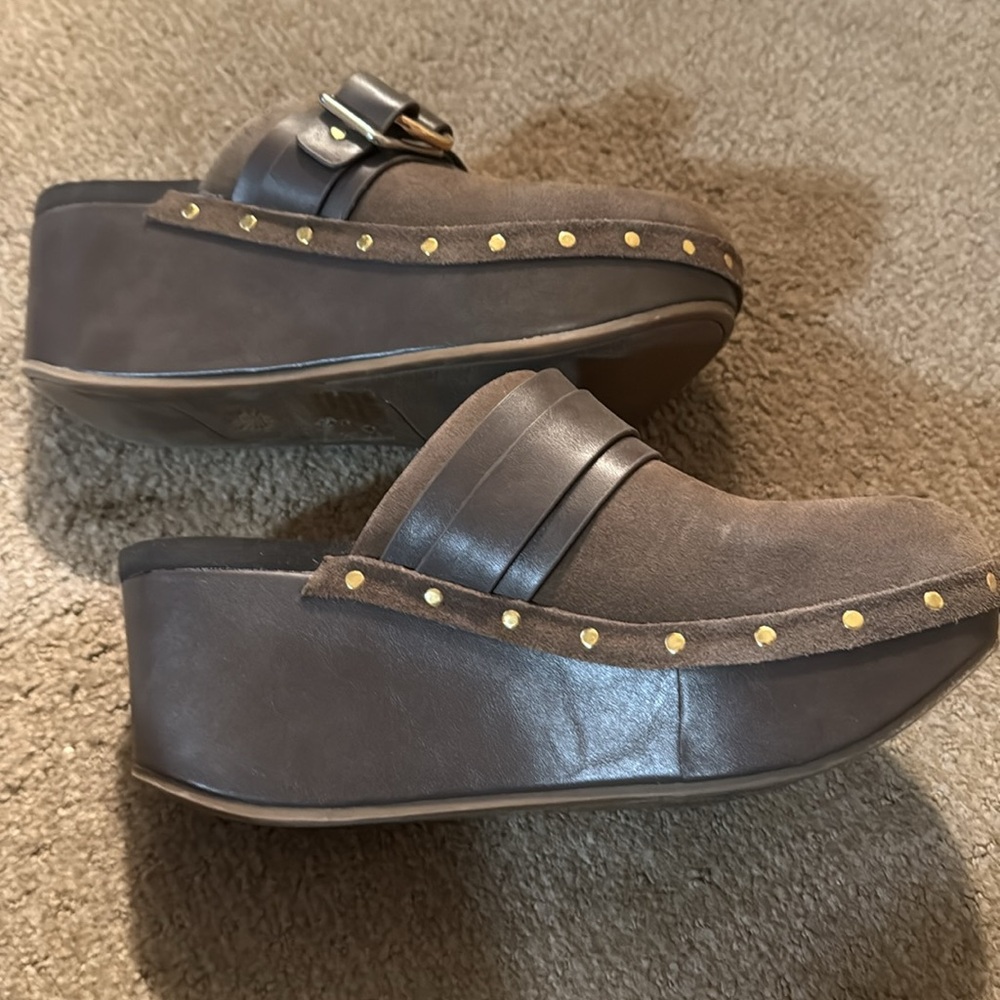 Yellow Box clogs - Picture 2 of 5